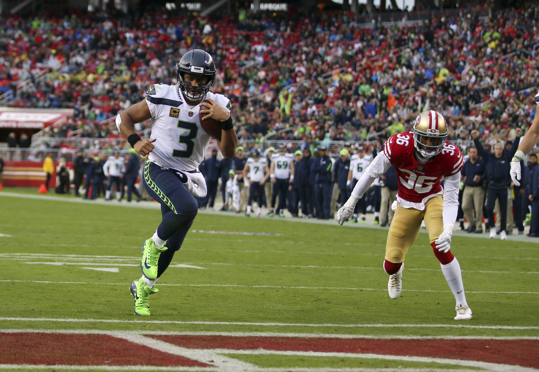 RUSSELL WILSON - SEAHAWKS